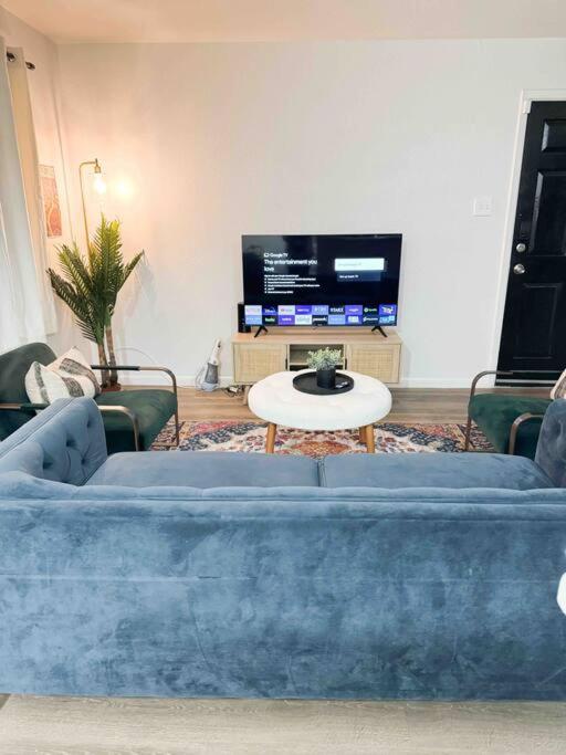 Downtown SA Cozy & Central 2 BR Apt view 3