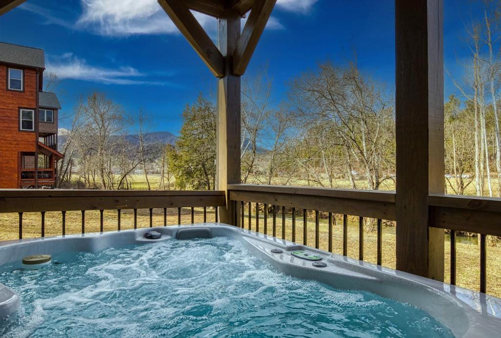 Creekside Lodge