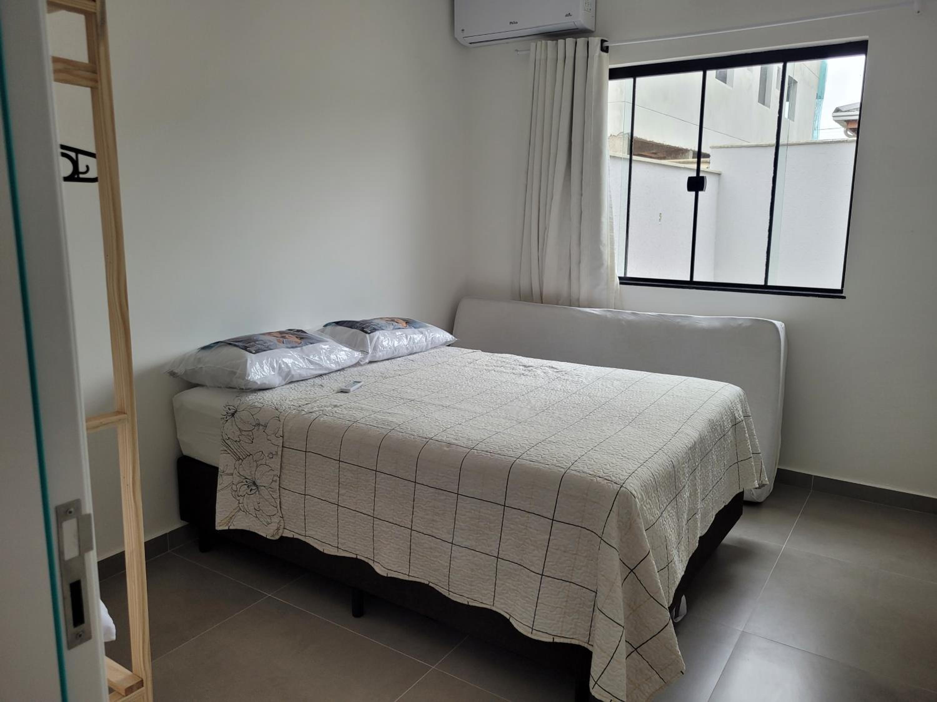 Casa com piscina e espaço gourmet 300m do mar