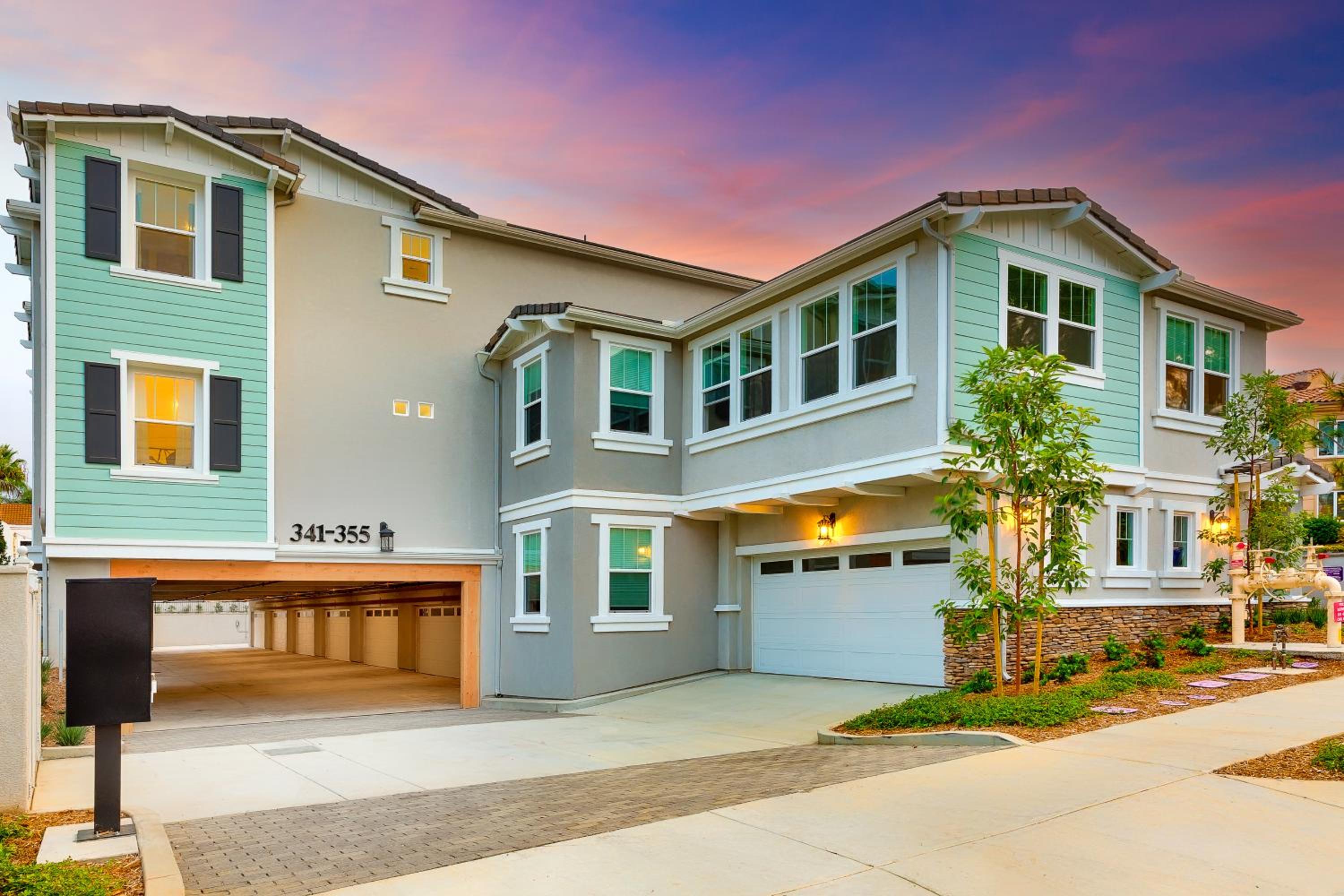 Modern 4BR - Private Balcony - Garage Parking view 5