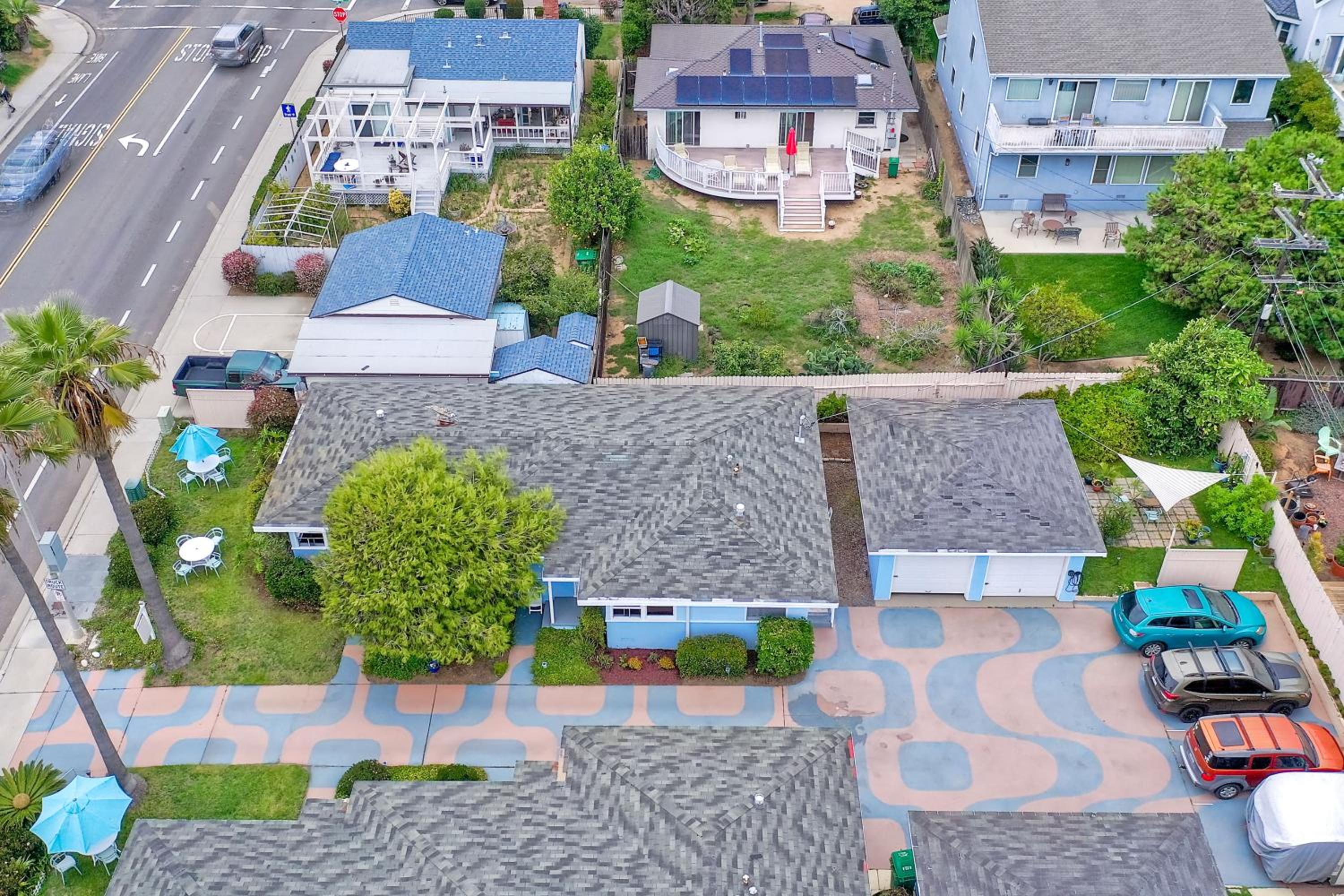 Walk 2 Beach, EV Charger, Outdoor Dining, 2 Units view 4