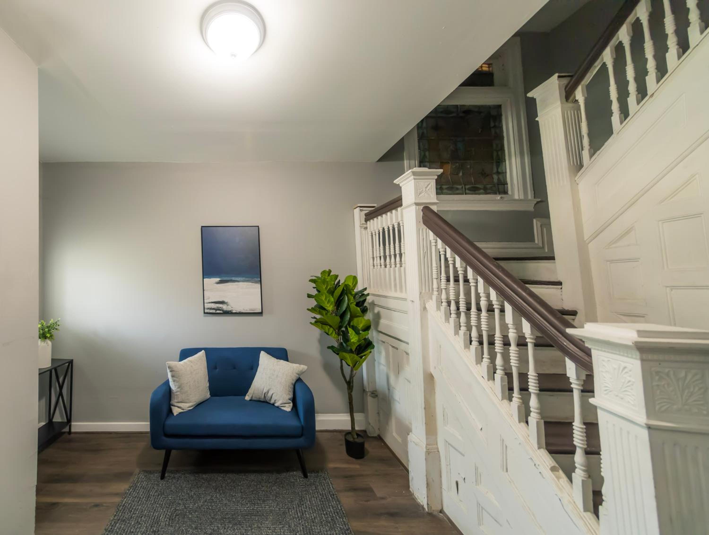 Private 1bdrm Close to Hospitals, Universities and Downtown view 5