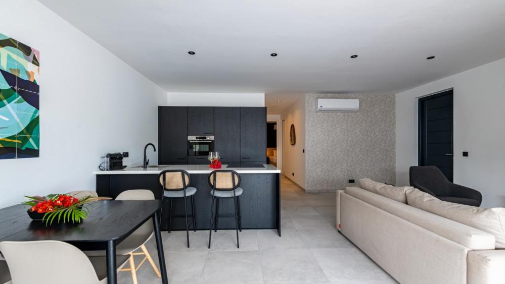 Indigo Suite Curaçao - A Brand New Modern Apartment on a secure resort close to the Beach