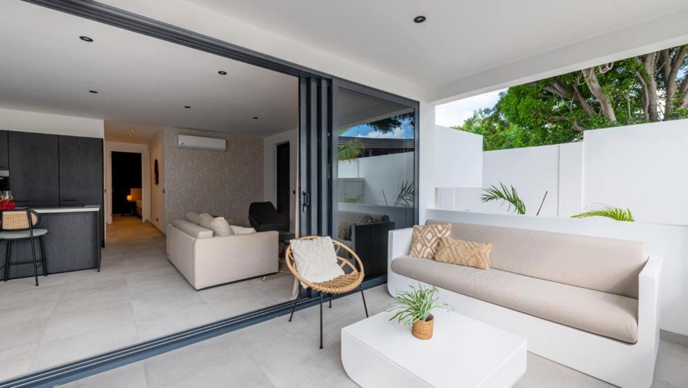 Indigo Suite Curaçao - A Brand New Modern Apartment on a secure resort close to the Beach