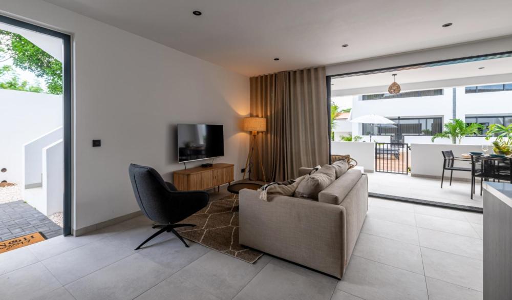 Indigo Suite Curaçao - A Brand New Modern Apartment on a secure resort close to the Beach
