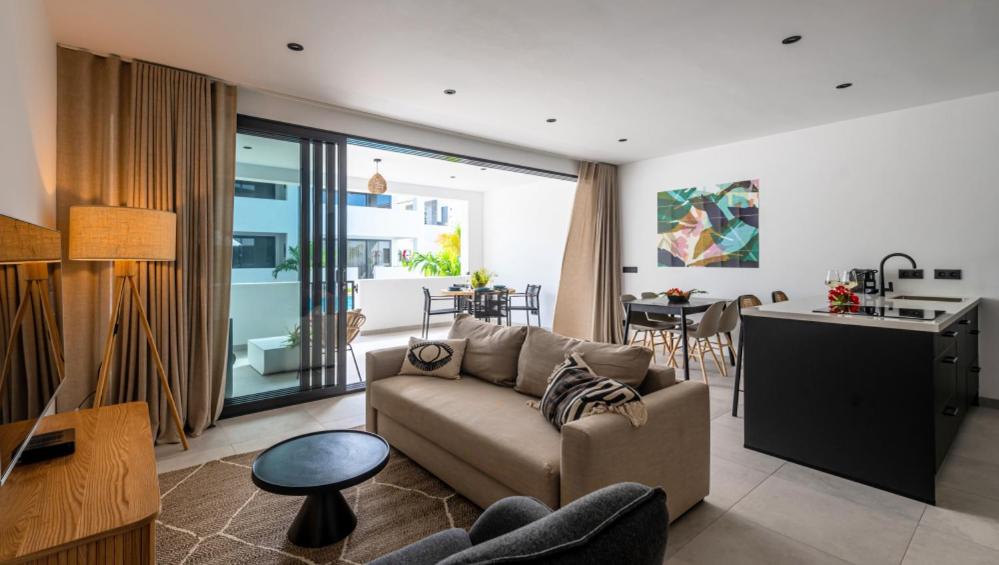 Indigo Suite Curaçao - A Brand New Modern Apartment on a secure resort close to the Beach