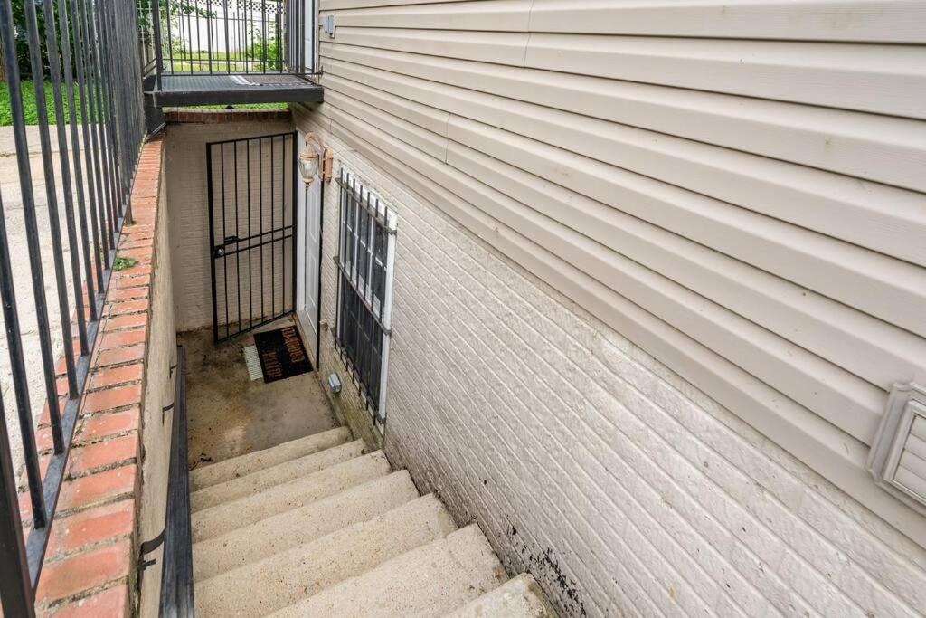 Spacious Suite in Deanwood + Free Parking view 2