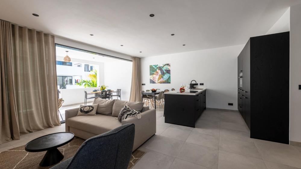 Indigo Suite Curaçao - A Brand New Modern Apartment on a secure resort close to the Beach