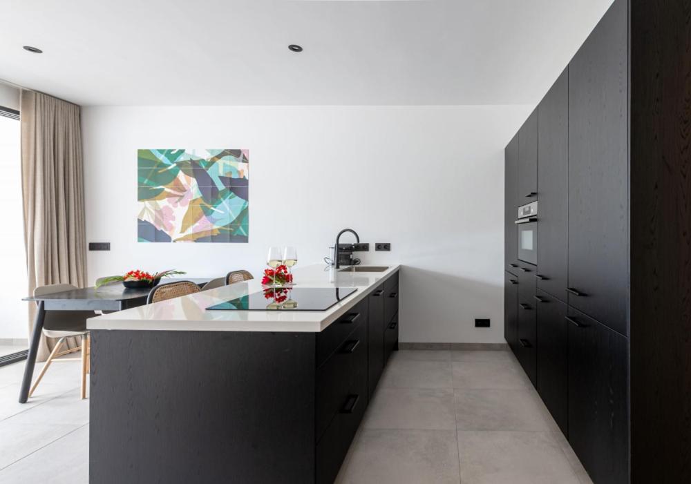 Indigo Suite Curaçao - A Brand New Modern Apartment on a secure resort close to the Beach