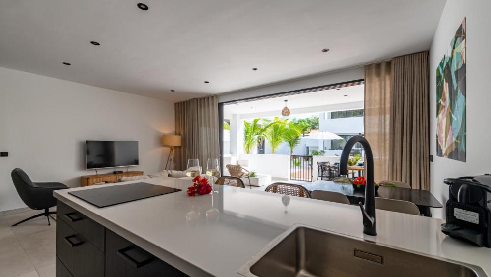 Indigo Suite Curaçao - A Brand New Modern Apartment on a secure resort close to the Beach