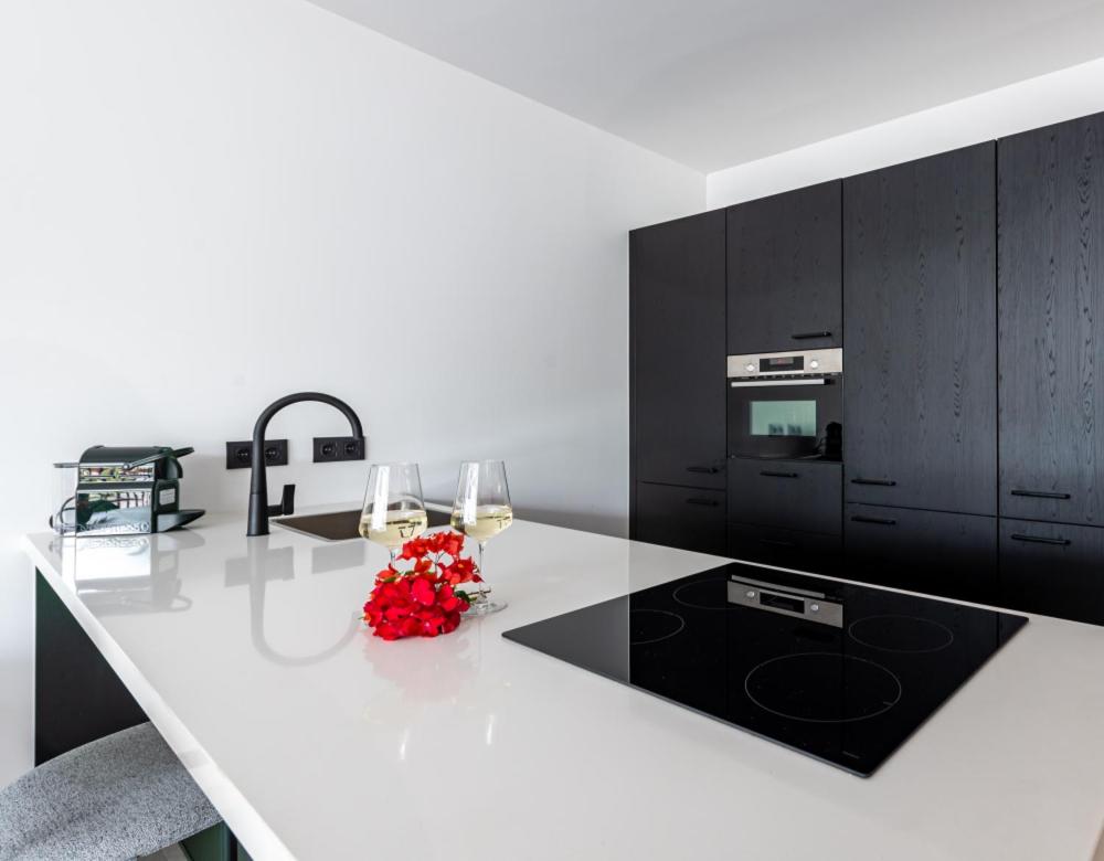Indigo Suite Curaçao - A Brand New Modern Apartment on a secure resort close to the Beach