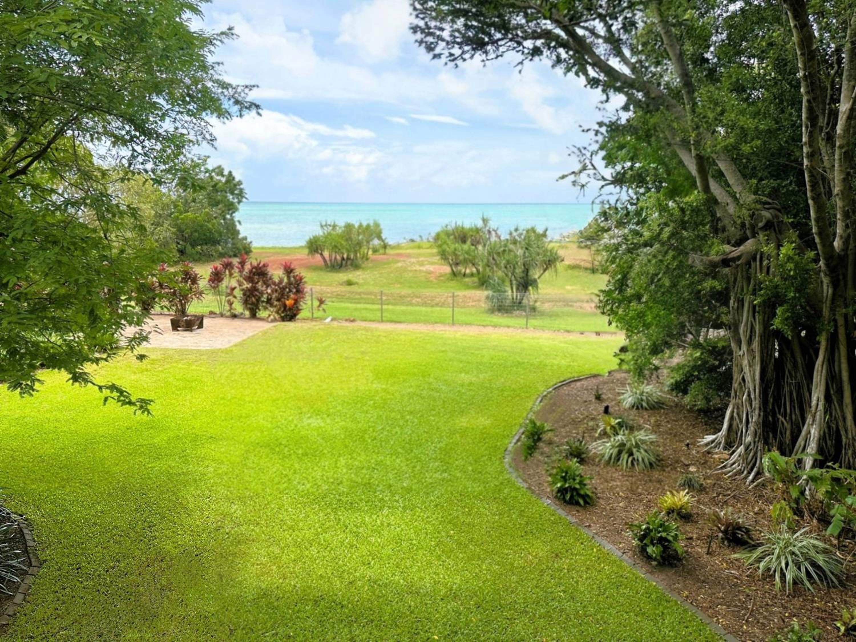 Golden Sands Retreat Beach House