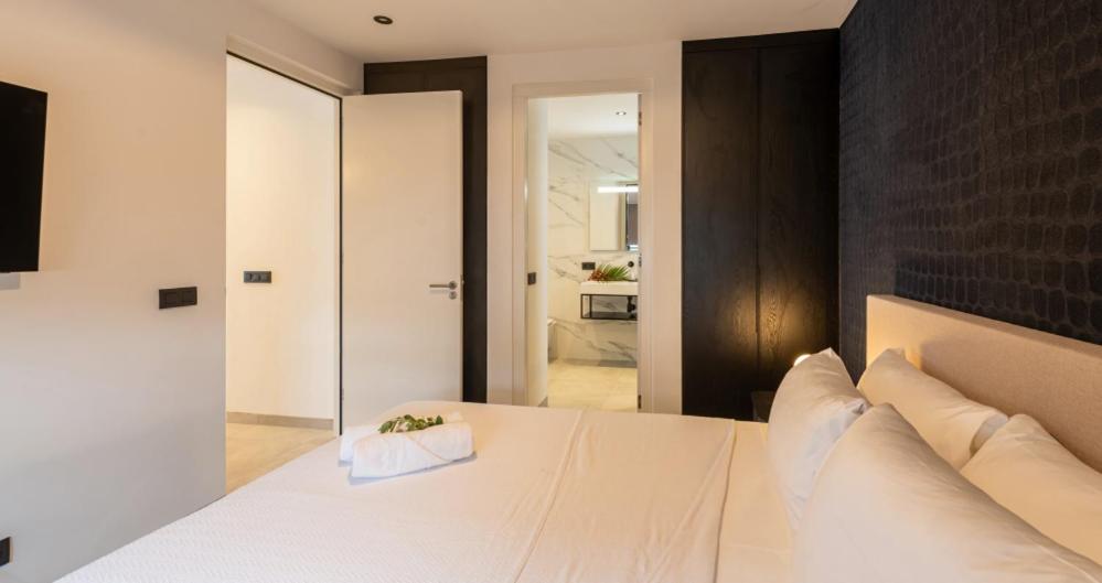 Indigo Suite Curaçao - A Brand New Modern Apartment on a secure resort close to the Beach