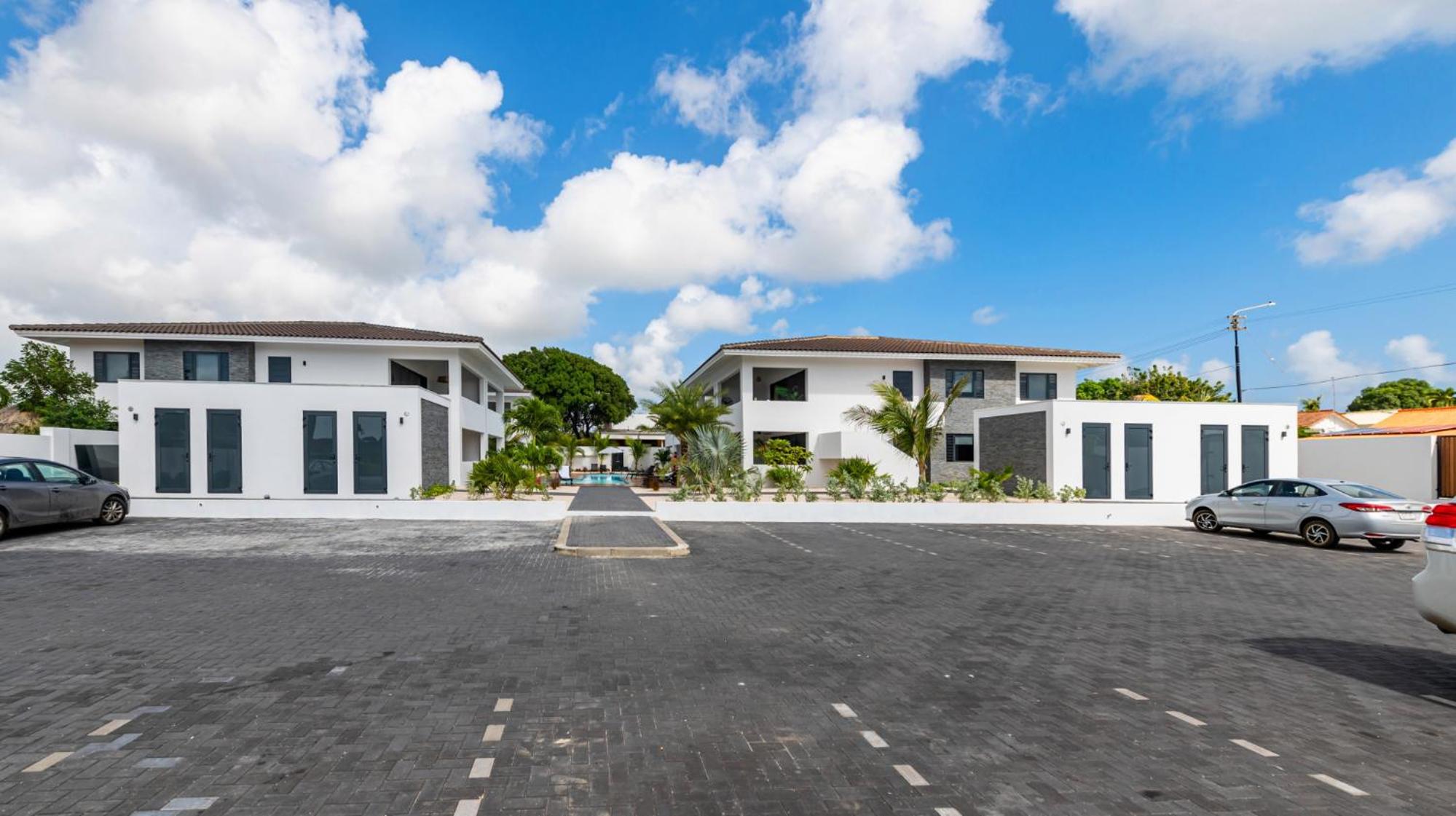 Indigo Suite Curaçao - A Brand New Modern Apartment on a secure resort close to the Beach