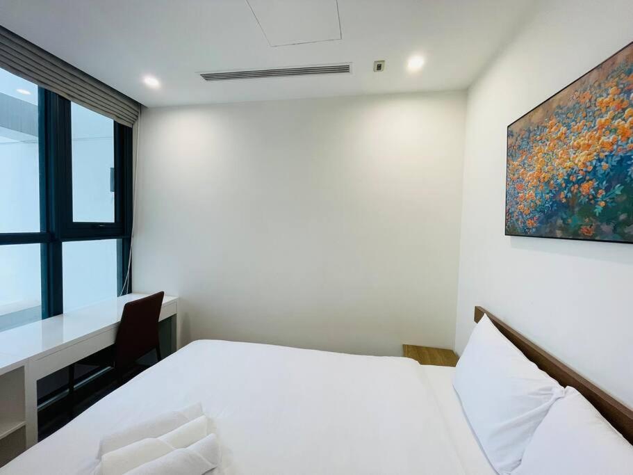 VNRooms - 2BR Vinhomes Skylake/ View Korean Town