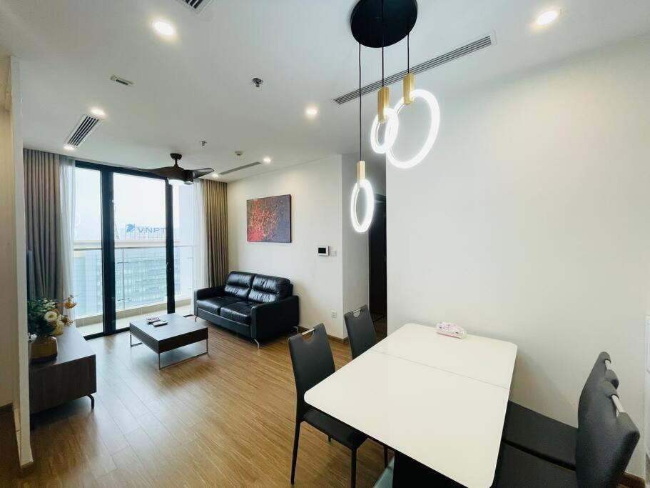 VNRooms - 2BR Vinhomes Skylake/ View Korean Town