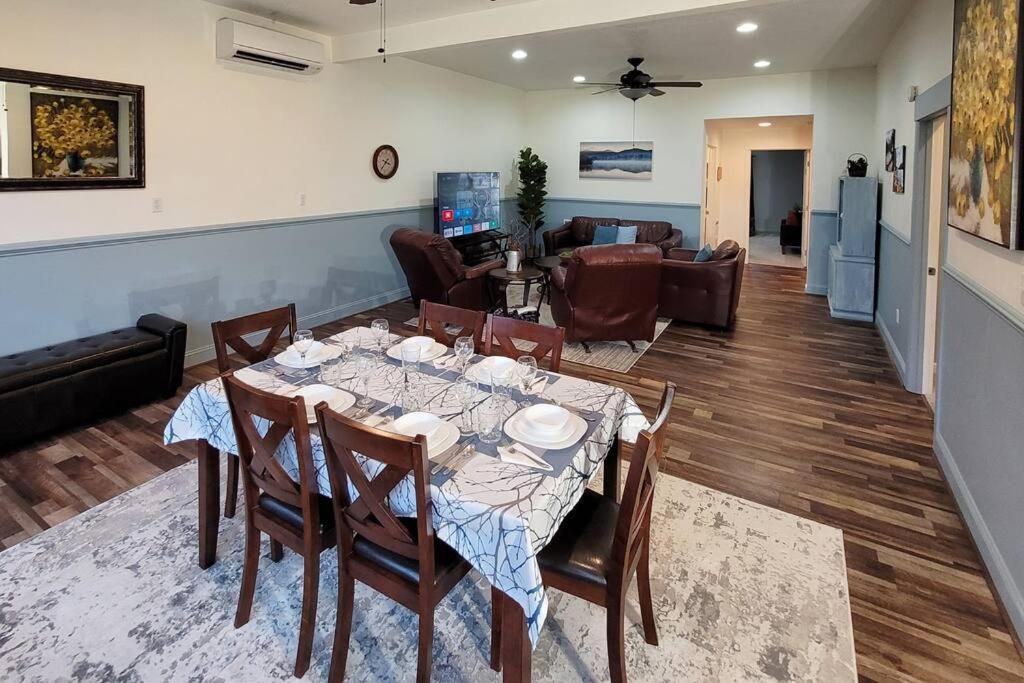 Immaculate Home w/ Mtn and River Views! view 4