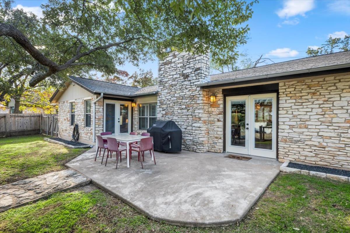 Spacious Retreat W Private Pool & Plenty of Space view 5