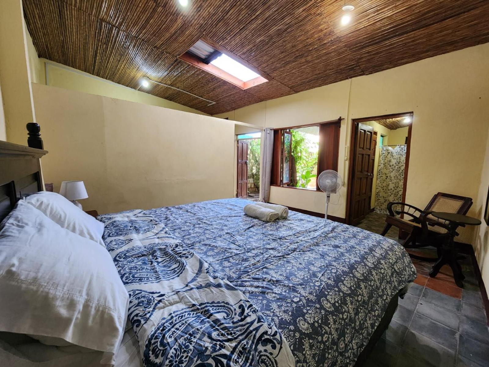 Casa familiar Privada con capacidad para 9 personas 3BR 2BA view 3