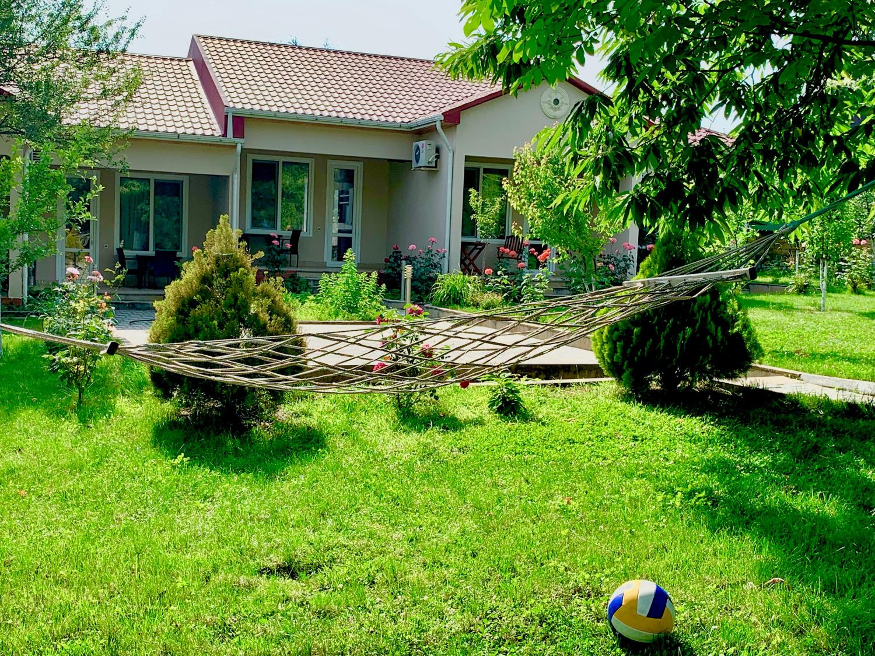 Cozy Family Cottages