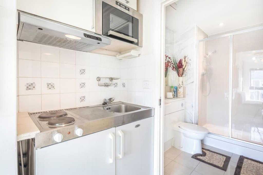 Cosy and functional Studio in London view 2