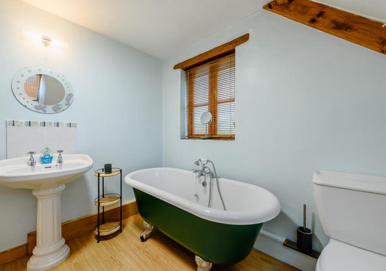 3 Bed in Manorbier oc-pw270a