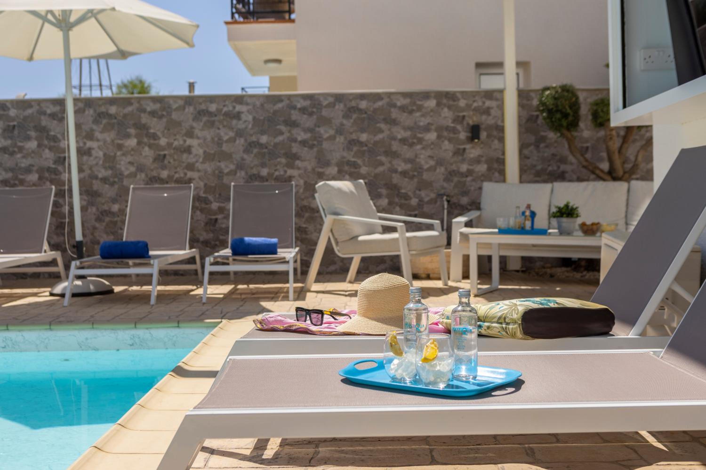 Accomoteleia Crystal Lagoon Villa
