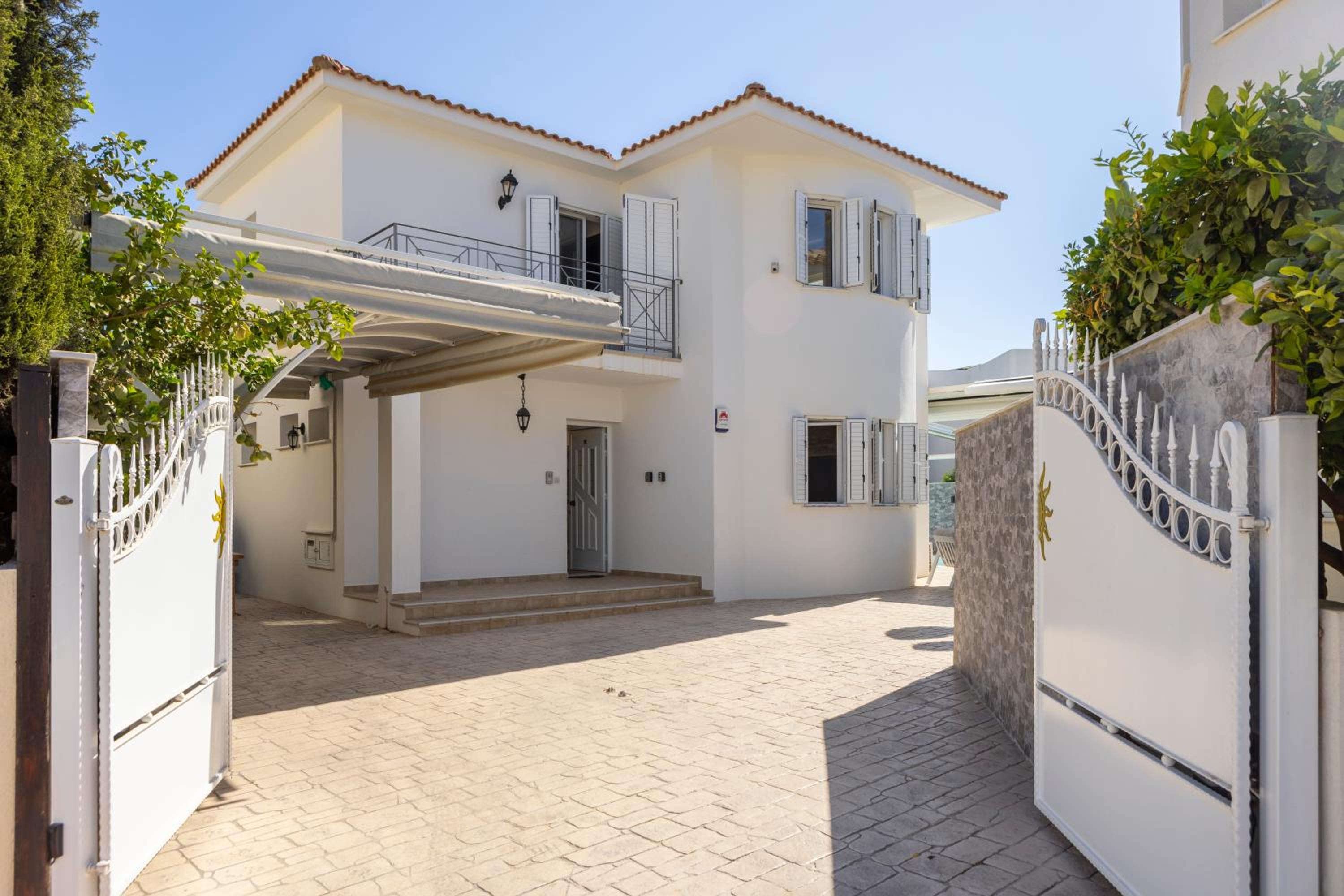 Accomoteleia Crystal Lagoon Villa