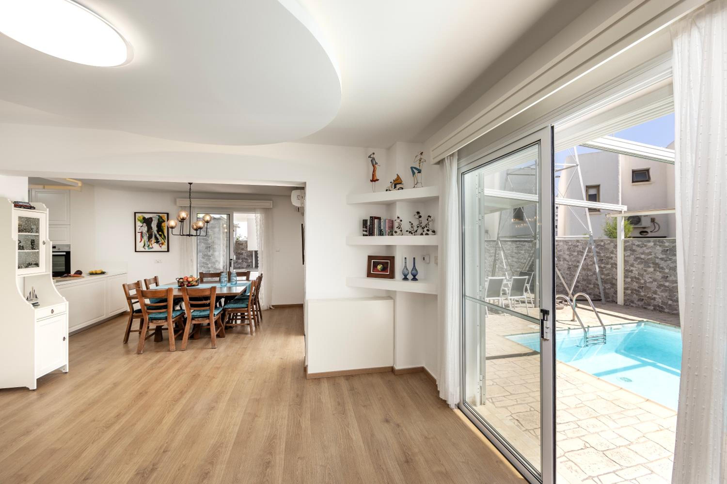 Accomoteleia Crystal Lagoon Villa