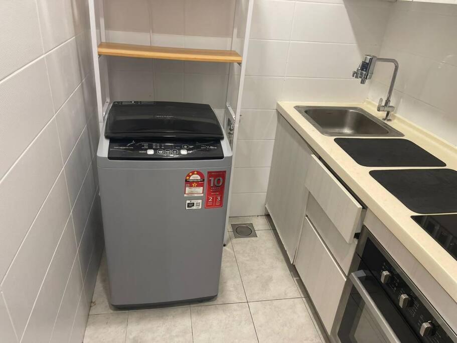 Paragon Suites CIQ 1BR Bathtub Balcony