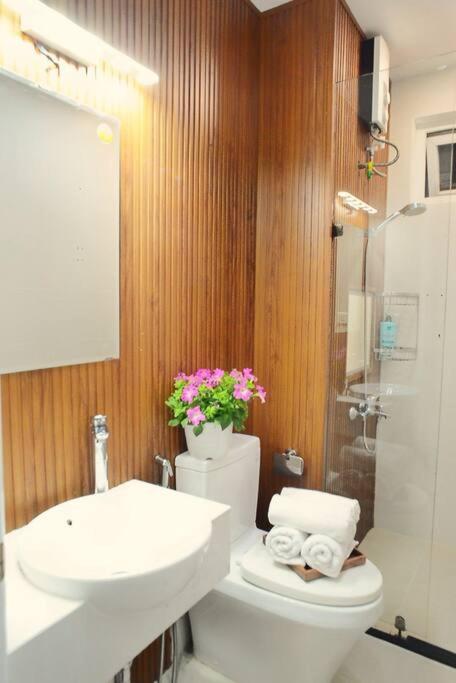 Căn hộ 2PN, 2WC tầng 25 2 bedrooms luxury apartment
