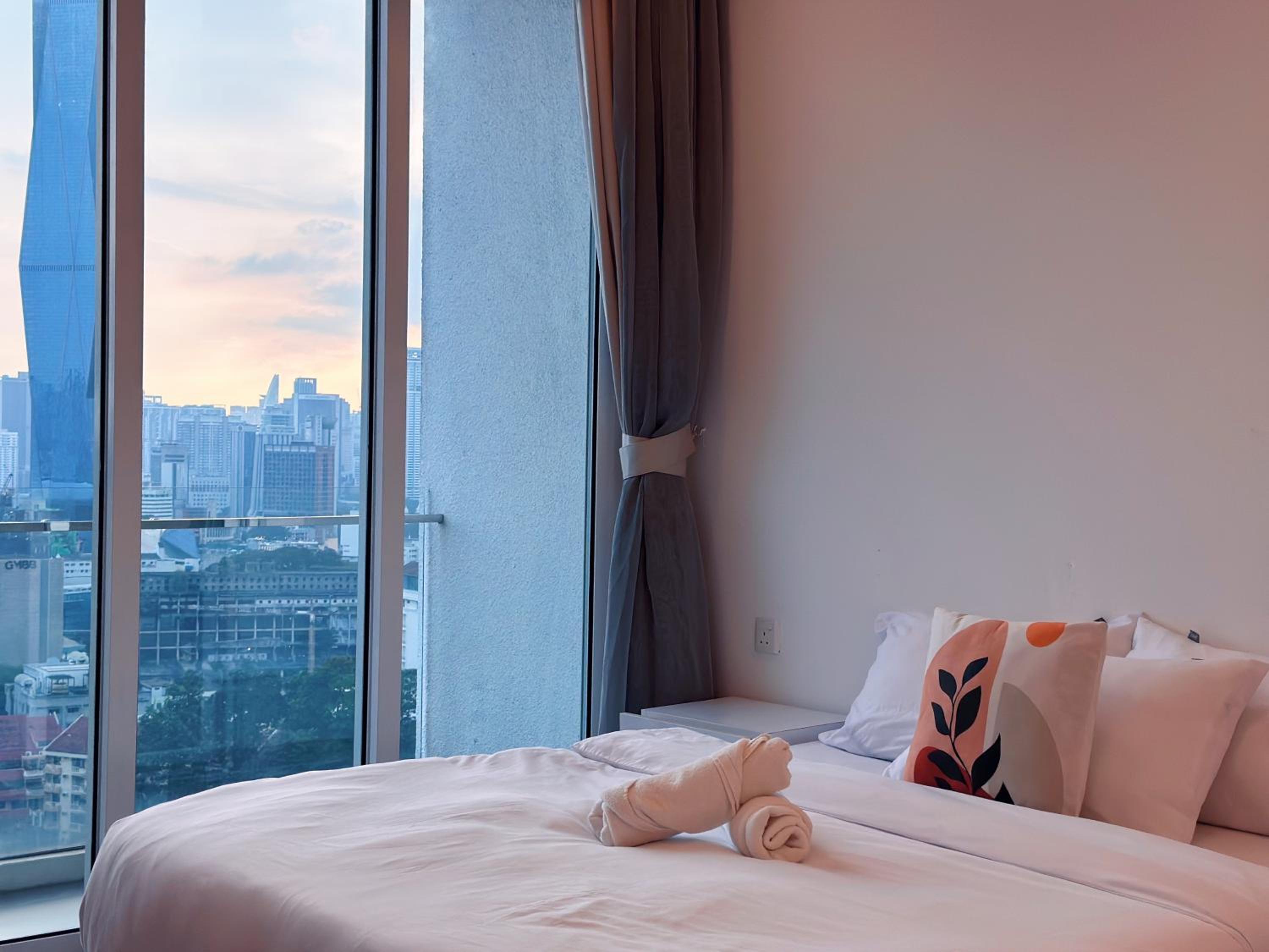 6PAX SUITES KL CITY Pavilion at Bukit Bintang NETFLIX & WIFI