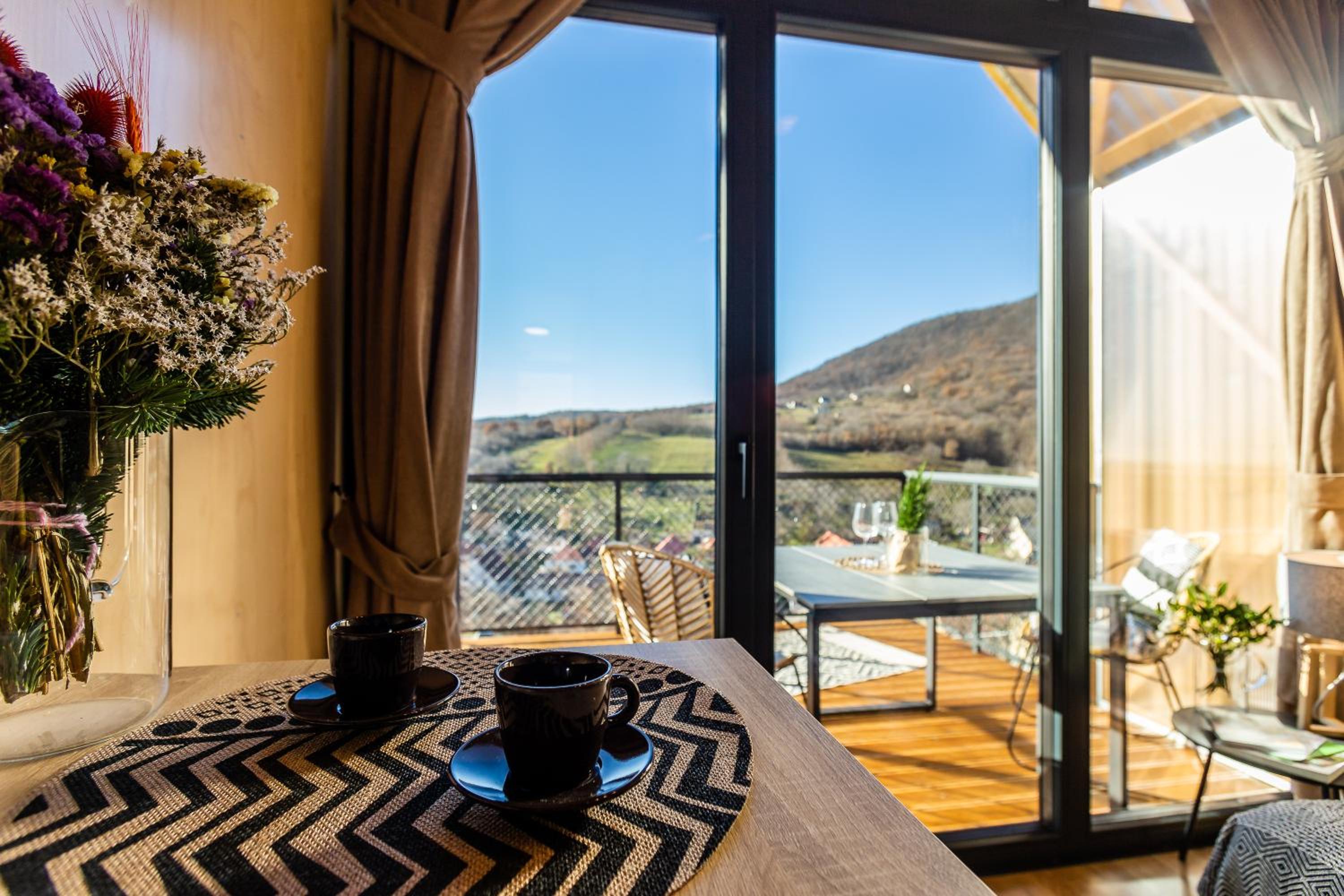 Moose & Reindeer Cabin Chalets With A Panoramic View - Happy Rentals view 3
