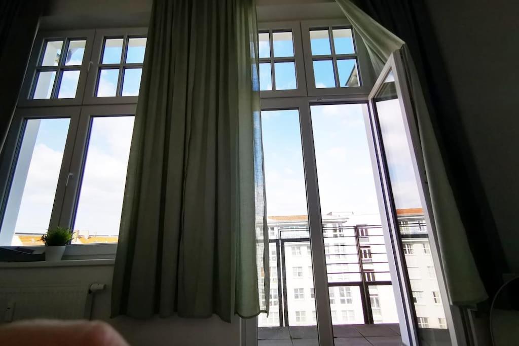 SC 07 by ROCKCHAIR Apartments l SUPERHOST Status l 2,5 Bedrooms Boxspringbeds Balcony Elevator welcomes you!