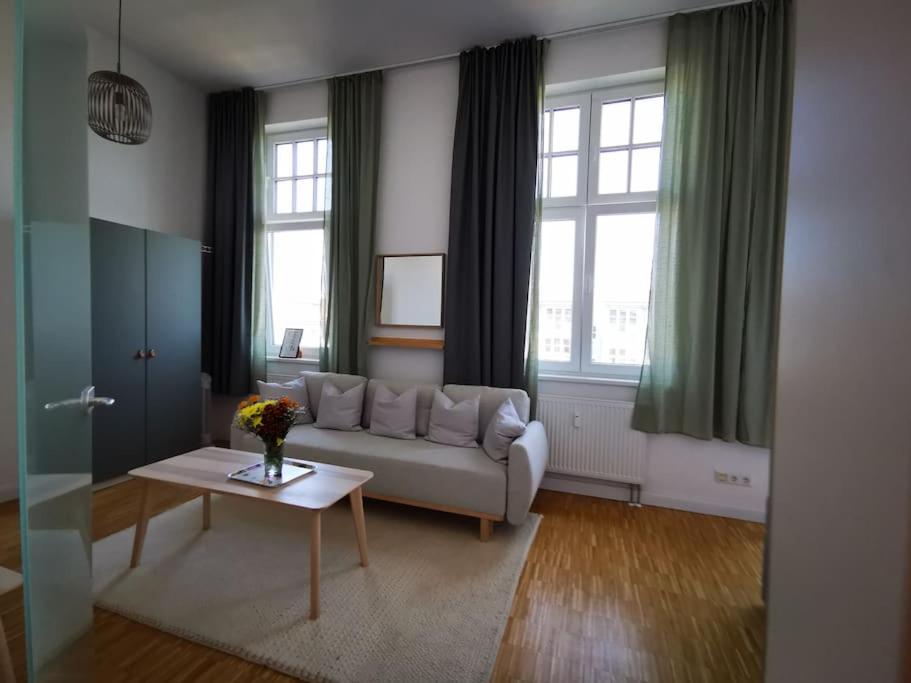 SC 07 by ROCKCHAIR Apartments l SUPERHOST Status l 2,5 Bedrooms Boxspringbeds Balcony Elevator welcomes you!