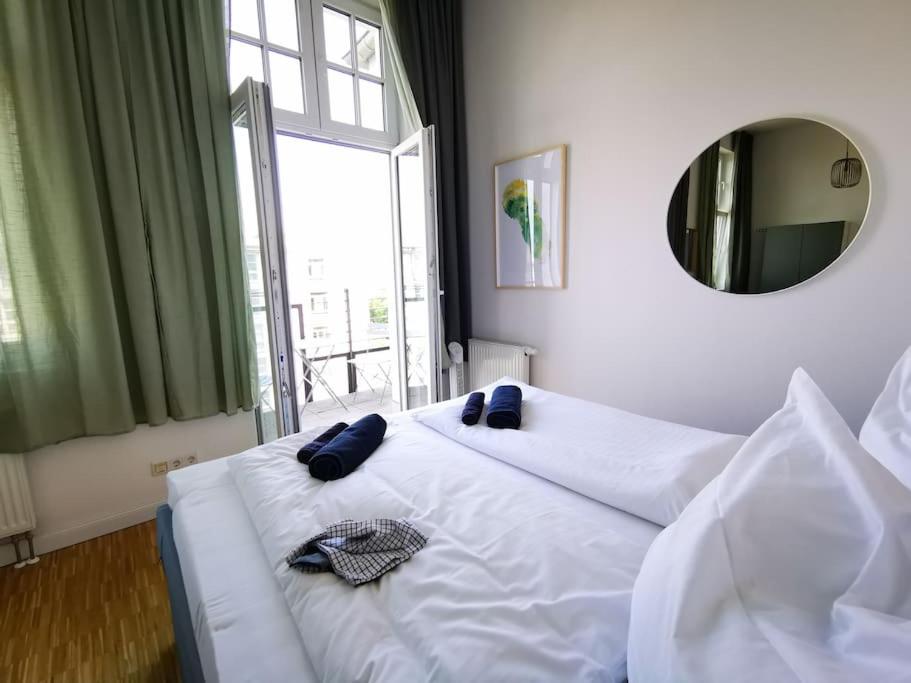 SC 07 by ROCKCHAIR Apartments l SUPERHOST Status l 2,5 Bedrooms Boxspringbeds Balcony Elevator welcomes you!