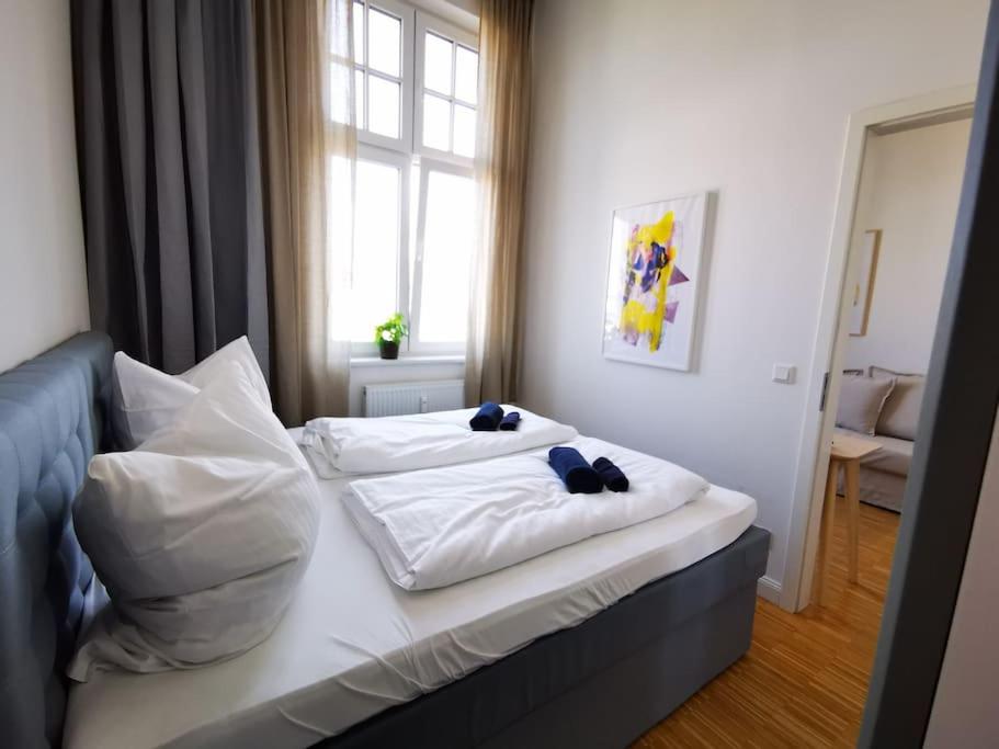 SC 07 by ROCKCHAIR Apartments l SUPERHOST Status l 2,5 Bedrooms Boxspringbeds Balcony Elevator welcomes you!