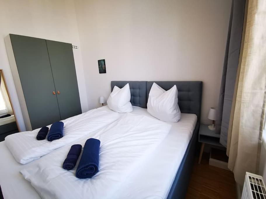 SC 07 by ROCKCHAIR Apartments l SUPERHOST Status l 2,5 Bedrooms Boxspringbeds Balcony Elevator welcomes you!