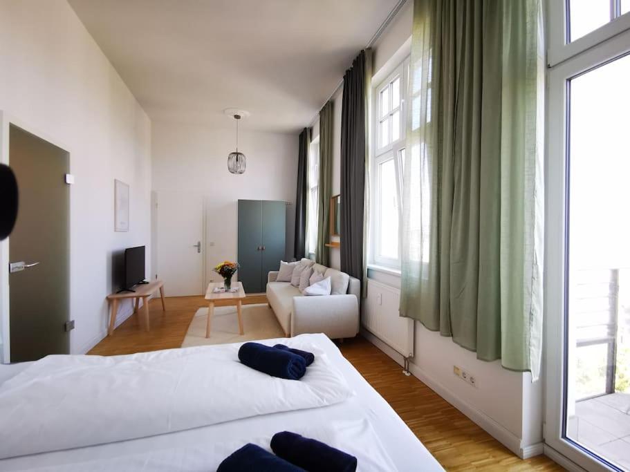 SC 07 by ROCKCHAIR Apartments l SUPERHOST Status l 2,5 Bedrooms Boxspringbeds Balcony Elevator welcomes you!