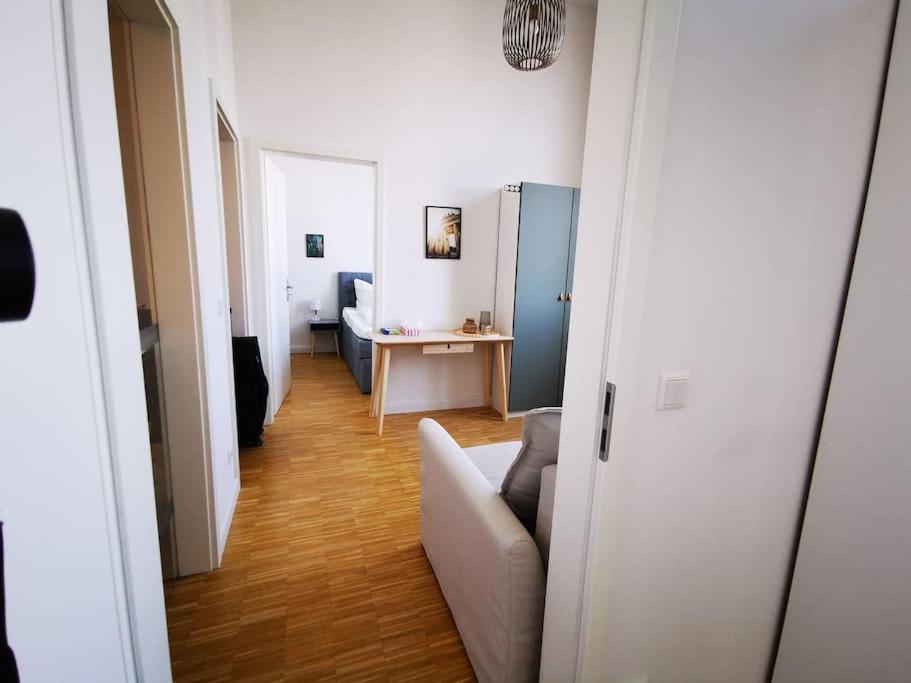 SC 07 by ROCKCHAIR Apartments l SUPERHOST Status l 2,5 Bedrooms Boxspringbeds Balcony Elevator welcomes you!