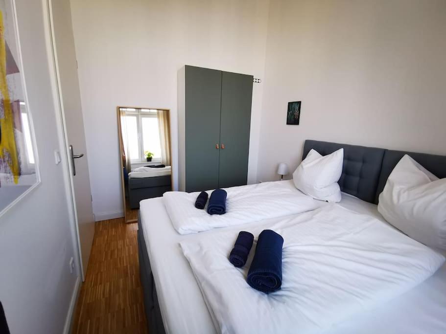 SC 07 by ROCKCHAIR Apartments l SUPERHOST Status l 2,5 Bedrooms Boxspringbeds Balcony Elevator welcomes you!