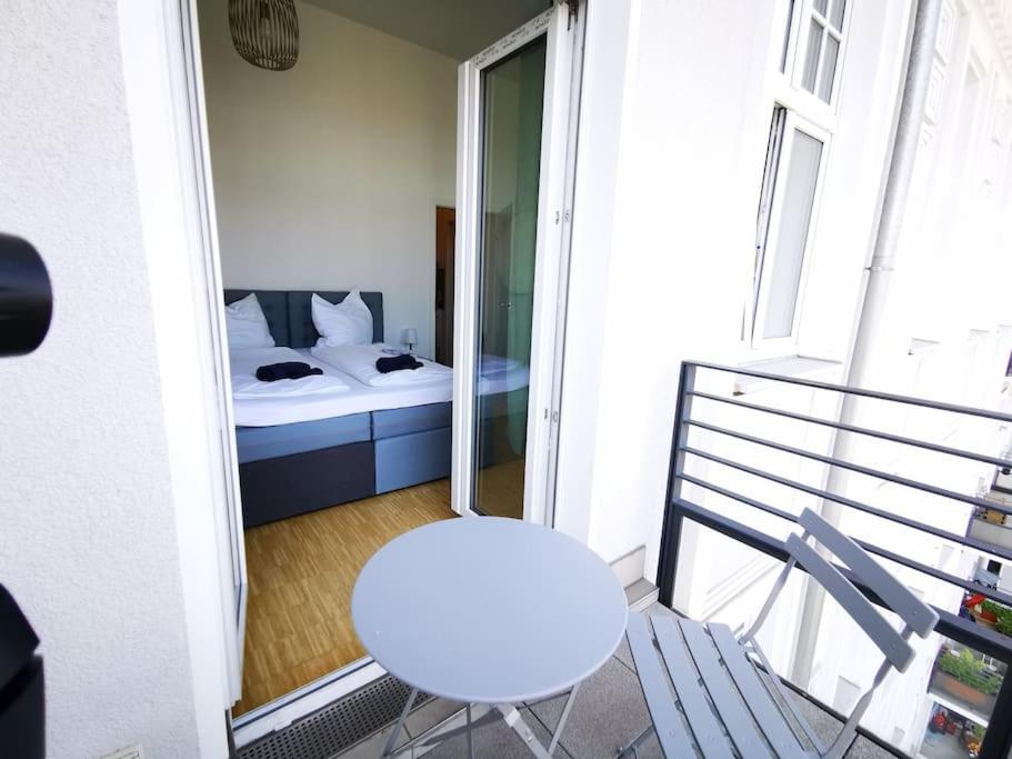 SC 07 by ROCKCHAIR Apartments l SUPERHOST Status l 2,5 Bedrooms Boxspringbeds Balcony Elevator welcomes you!