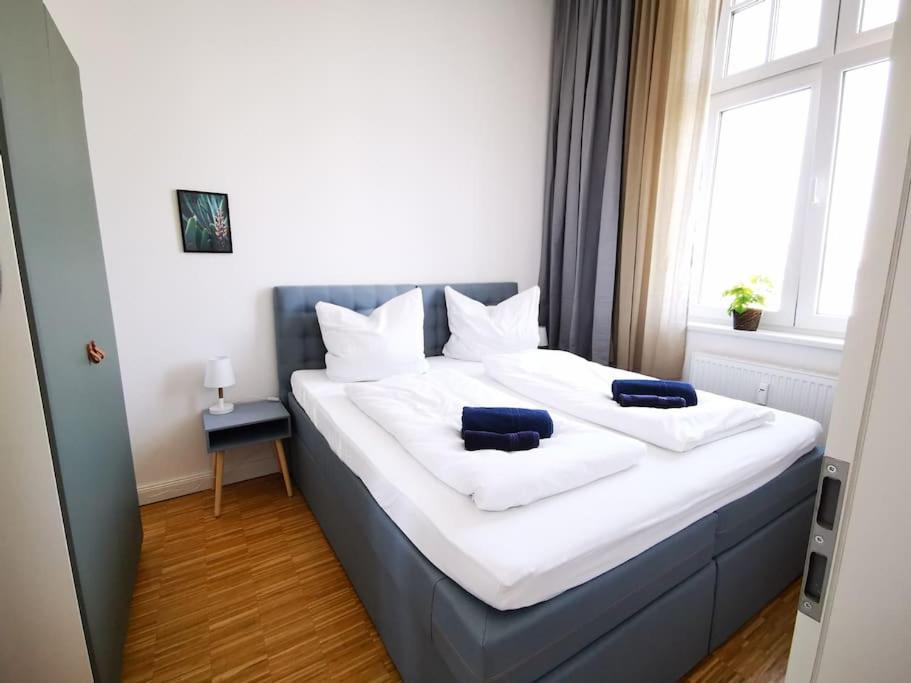 SC 07 by ROCKCHAIR Apartments l SUPERHOST Status l 2,5 Bedrooms Boxspringbeds Balcony Elevator welcomes you!