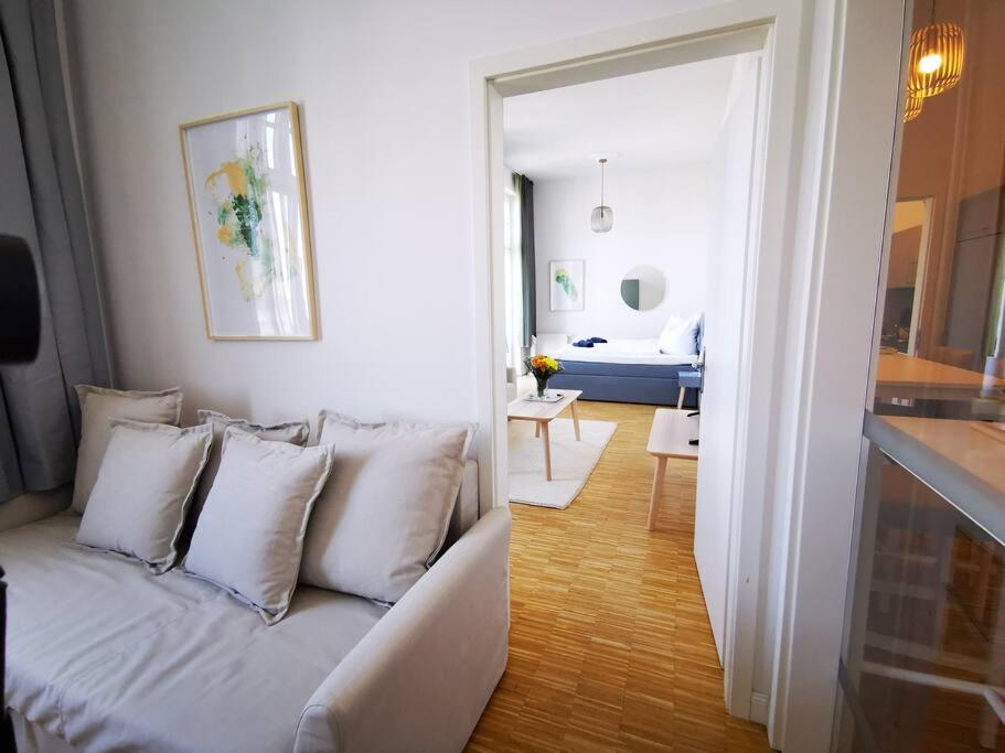 SC 07 by ROCKCHAIR Apartments l SUPERHOST Status l 2,5 Bedrooms Boxspringbeds Balcony Elevator welcomes you!