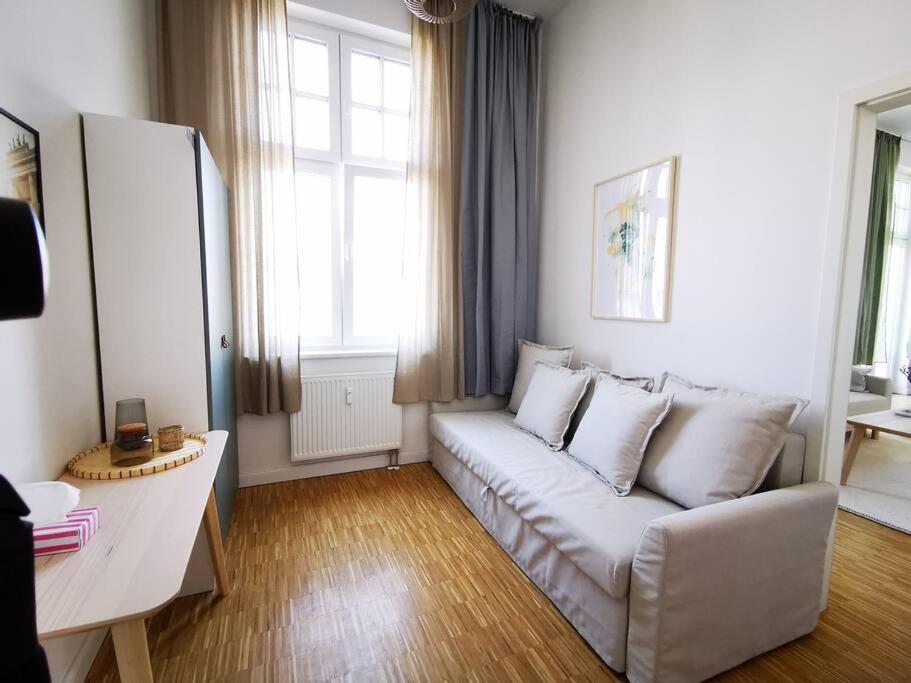 SC 07 by ROCKCHAIR Apartments l SUPERHOST Status l 2,5 Bedrooms Boxspringbeds Balcony Elevator welcomes you!