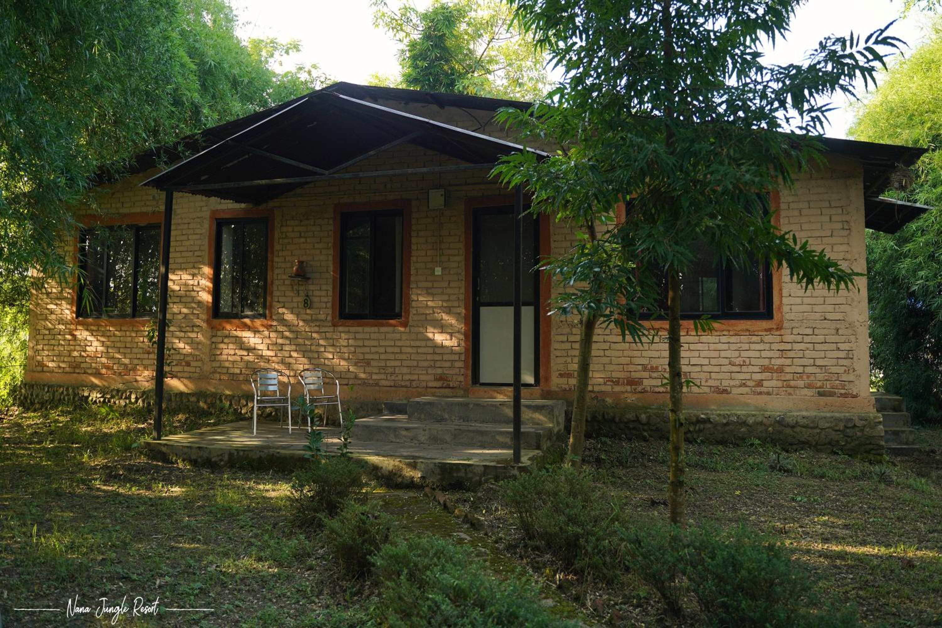 Nana Jungle Resort Near Chitwan National Park
