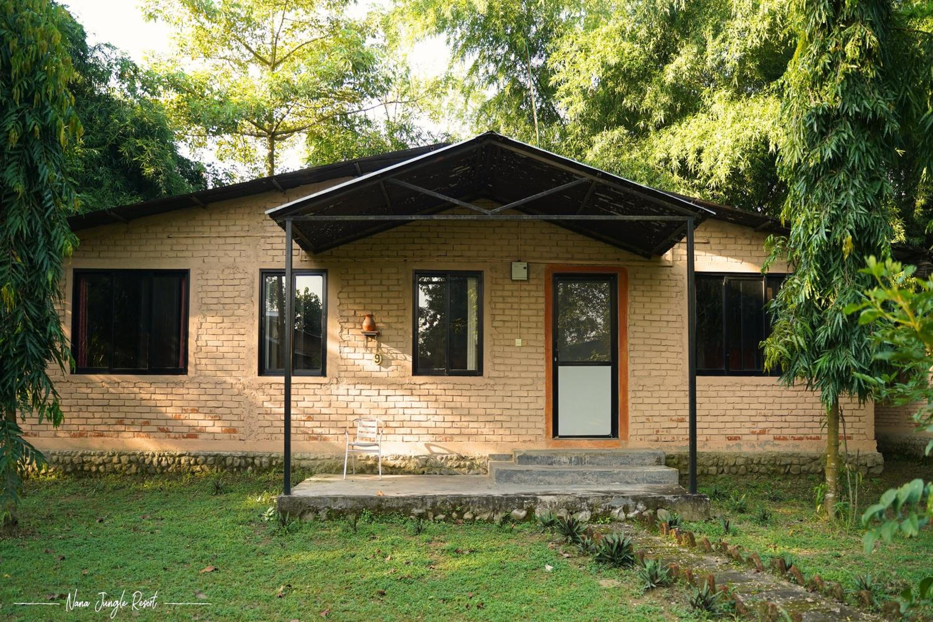 Nana Jungle Resort Near Chitwan National Park