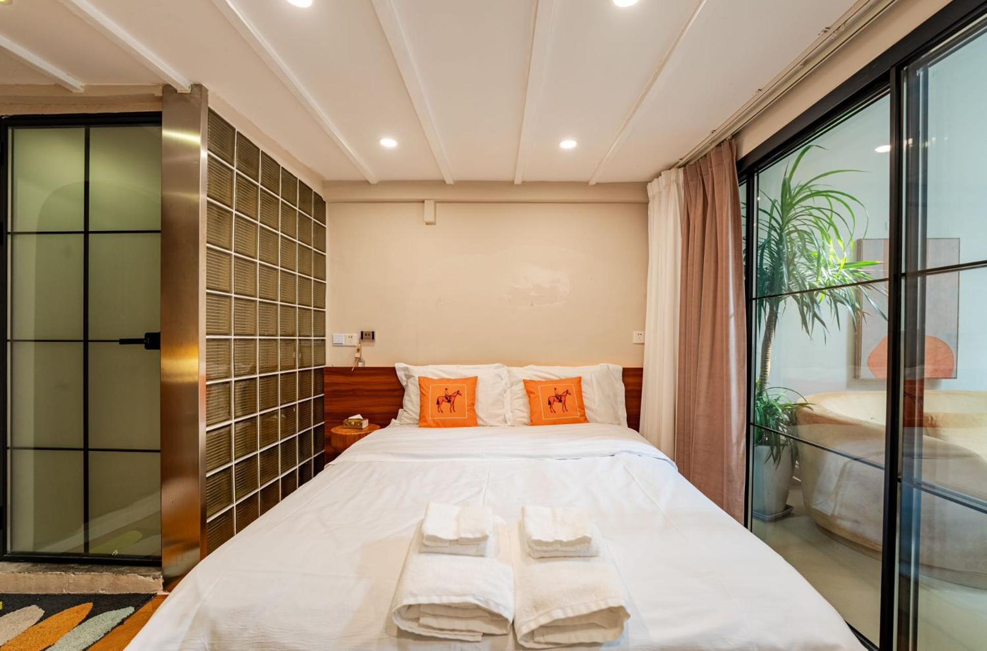 Prosperity B&B Downtown Shanghai - Yongkang Road Branch