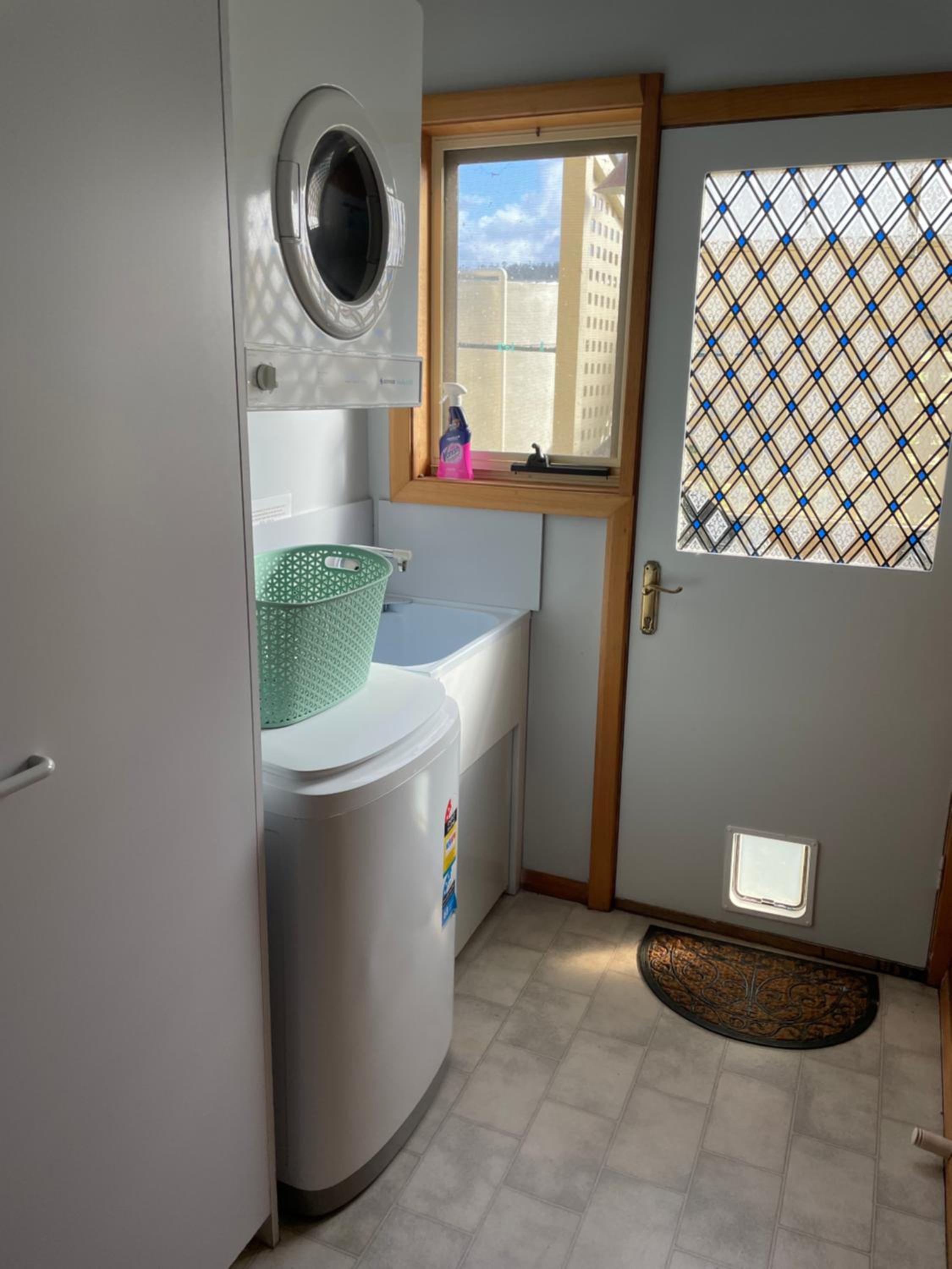 ‘Rose Cottage’ sisters beach accommodation