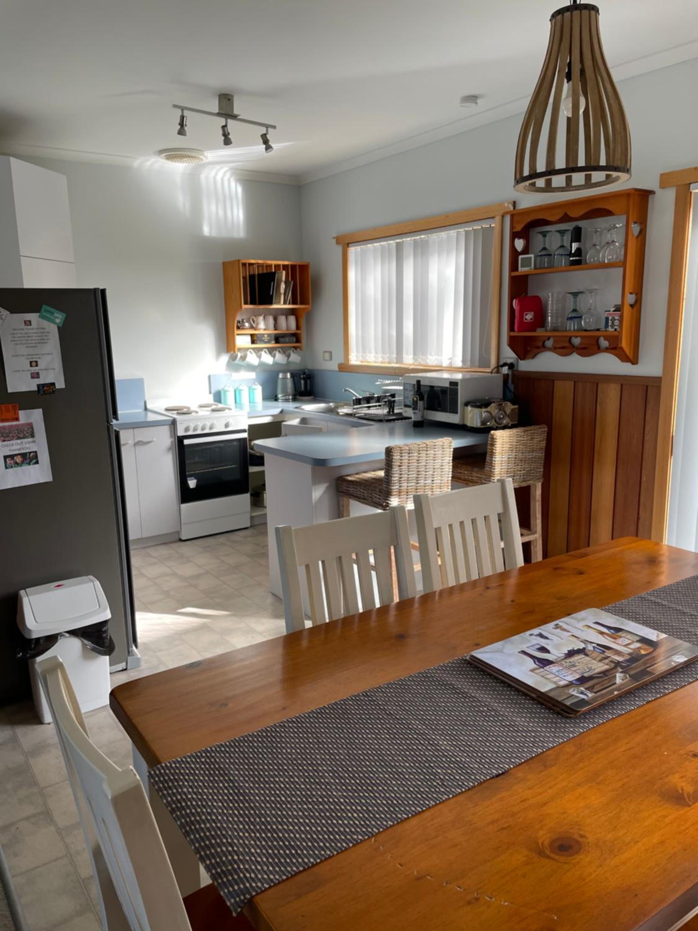 ‘Rose Cottage’ sisters beach accommodation